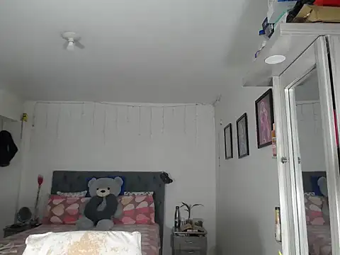 Snapshot of Corina_hot chatting on 10-09-25, 08:51 Corina hot online show from 10-09-25, 08:51