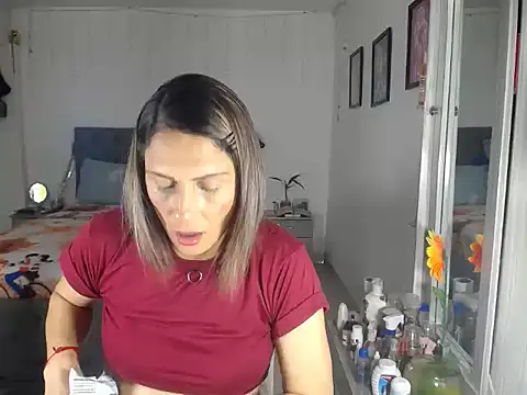 Snapshot of Corina_hot chatting on 10-23-25, 07:56 Corina hot online show from 10-23-25, 07:56