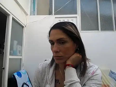 Snapshot of Corina_hot chatting on 11-25-25, 08:53 Corina hot online show from 11-25-25, 08:53