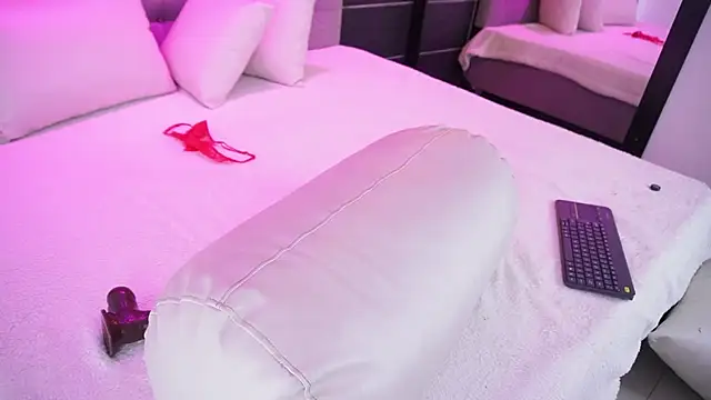 Bella TS  online show from 01-23-25, 12:57