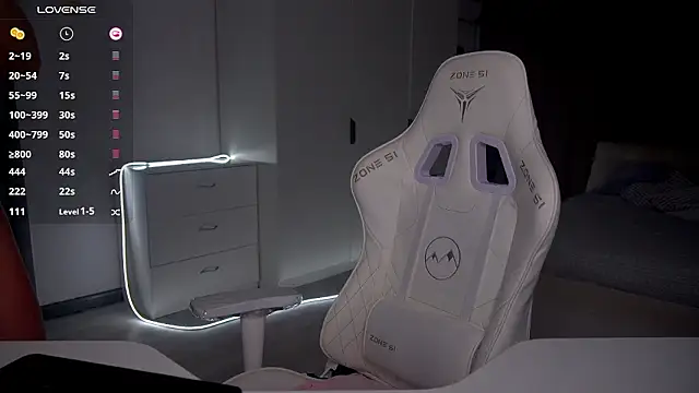 Snapshot of Evelinka chatting on 02-16-26, 06:04 Evelinka online show from 02-16-26, 06:04