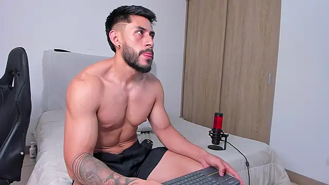 Snapshot of alexxxmachine chatting on 03-15-25, 11:39 alexxxmachine online show from 03-15-25, 11:39