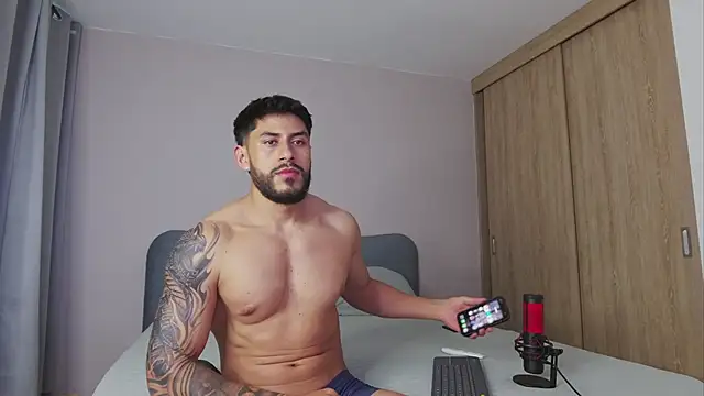 Snapshot of alexxxmachine chatting on 10-17-25, 10:34 alexxxmachine online show from 10-17-25, 10:34