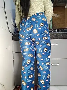 Snapshot of Manpreet_kaur21 chatting on 11-22-25, 06:45 Manpreet kaur21 online show from 11-22-25, 06:45