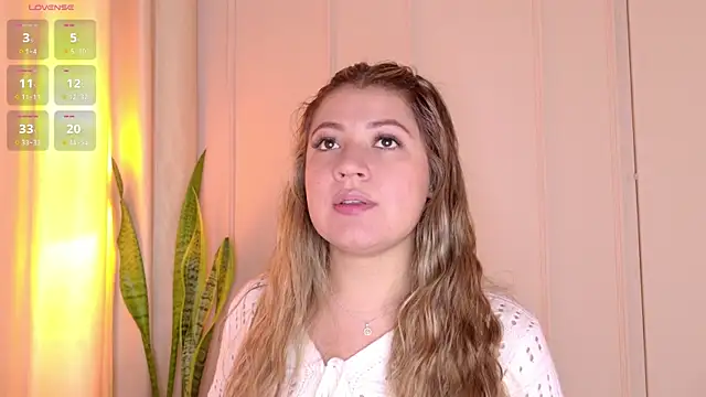 Snapshot of Zuzu_sweet chatting on 06-07-26, 01:26 Zuzu sweet online show from 06-07-26, 01:26