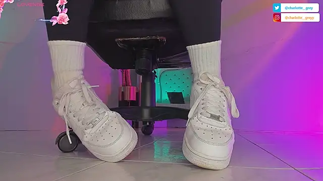 charlotte  grey online show from 09-18-25, 07:49