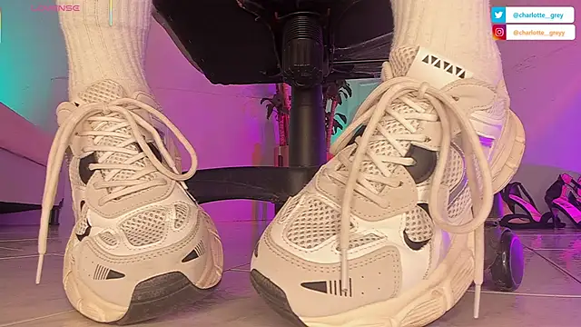 charlotte  grey online show from 10-06-25, 08:06