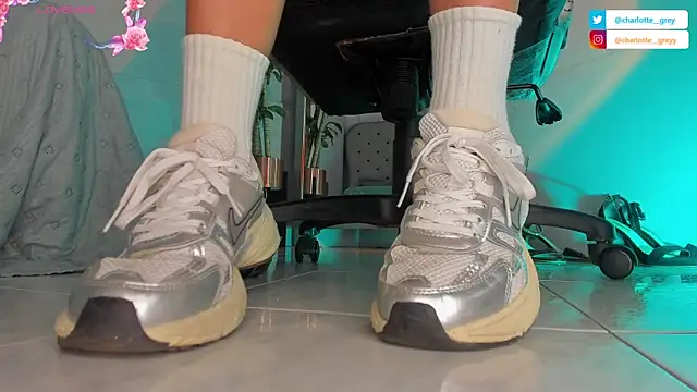 charlotte  grey online show from 10-16-25, 07:48