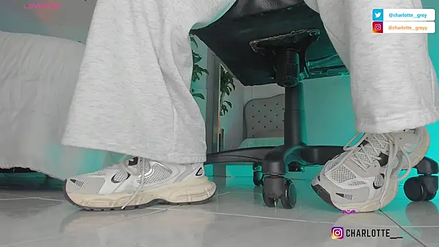 charlotte  grey online show from 10-28-25, 08:11