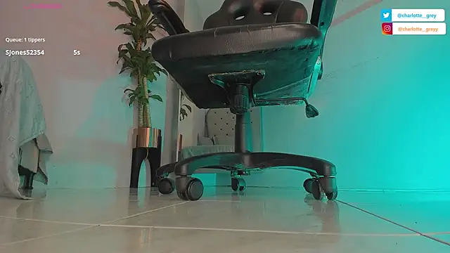 charlotte  grey online show from 11-03-25, 07:48