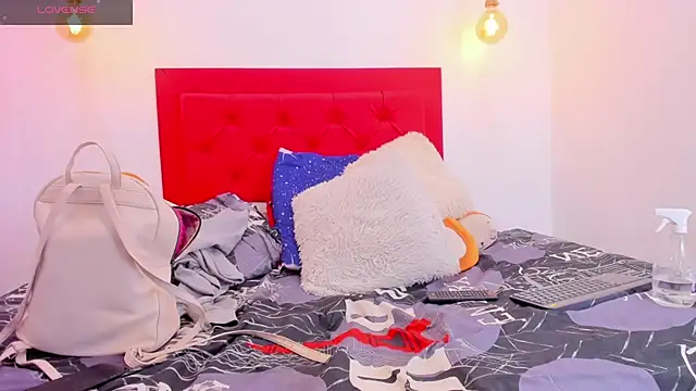 Mia thompson 19 online show from 02-24-25, 07:41