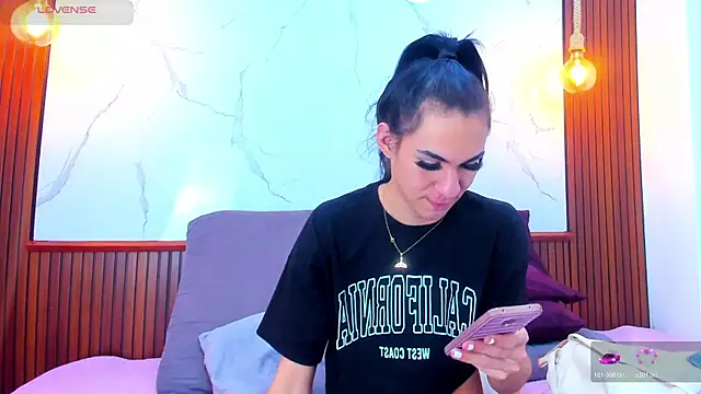 Mia thompson 19 online show from 11-14-25, 05:44