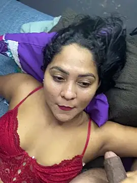 Snapshot of mayemarc chatting on 12-21-24, 12:42 mayemarc online show from 12-21-24, 12:42