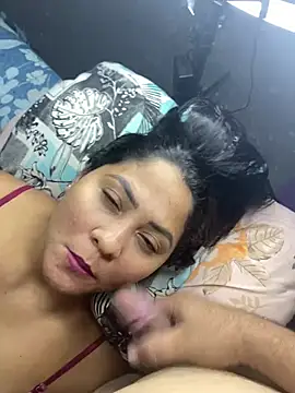 Snapshot of mayemarc chatting on 01-18-25, 01:41 mayemarc online show from 01-18-25, 01:41