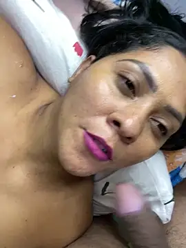 Snapshot of mayemarc chatting on 09-24-25, 09:29 mayemarc online show from 09-24-25, 09:29