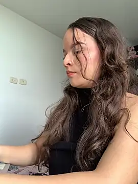 Snapshot of Sophie_milk chatting on 03-20-25, 09:56 Sophie milk online show from 03-20-25, 09:56