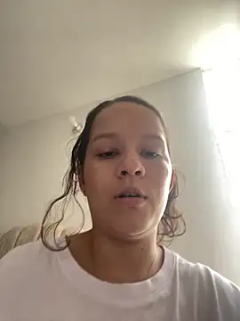 Snapshot of Sophie_milk chatting on 11-09-25, 08:18 Sophie milk online show from 11-09-25, 08:18