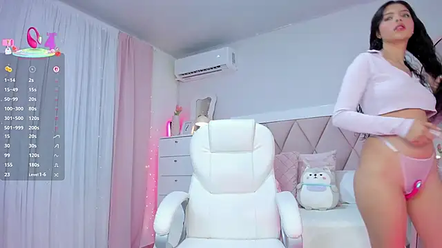 Snapshot of ania_sweet18 chatting on 03-22-25, 12:06 ania sweet18 online show from 03-22-25, 12:06