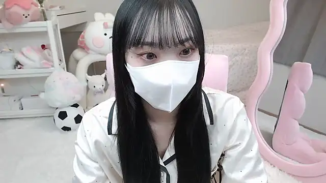 momo room online show from 12-12-24, 09:30