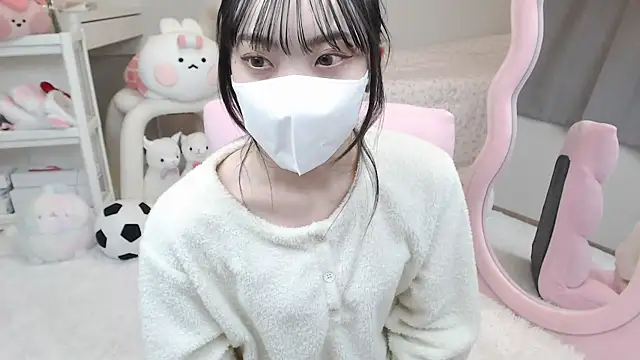 momo room online show from 12-28-24, 12:03