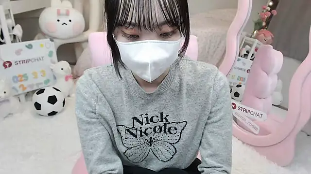 momo room online show from 03-03-25, 01:42