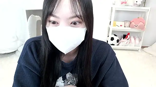 momo room online show from 04-25-26, 11:02