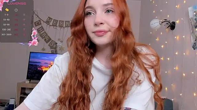 Snapshot of cinnabon_girls chatting on 12-28-24, 10:36 cinnabon girls online show from 12-28-24, 10:36
