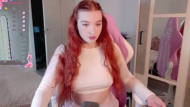 Snapshot of cinnabon_girls chatting on 10-06-25, 04:10 cinnabon girls online show from 10-06-25, 04:10