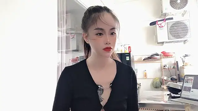 Snapshot of witch-39 chatting on 10-09-25, 05:49 witch-39 online show from 10-09-25, 05:49