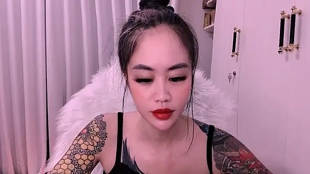 Snapshot of witch-39 chatting on 06-16-26, 11:35 witch-39 online show from 06-16-26, 11:35