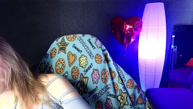 LitaBrom online show from 03-23-25, 04:16