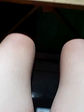 Snapshot of Cris29_84 chatting on 01-16-26, 06:06 Cris29 84 online show from 01-16-26, 06:06