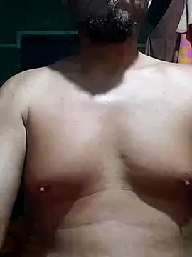 Snapshot of Cris29_84 chatting on 02-23-26, 10:01 Cris29 84 online show from 02-23-26, 10:01