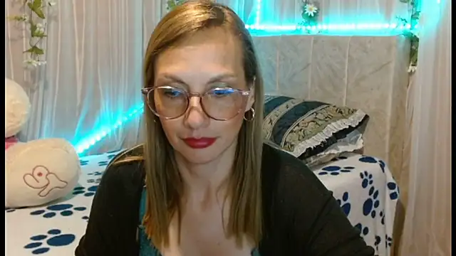 italagomez  online show from 01-11-25, 10:51