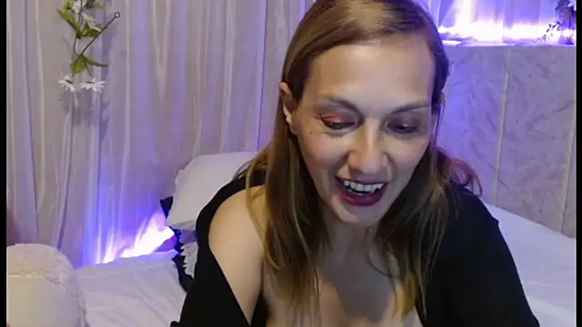 italagomez  online show from 01-25-25, 01:54