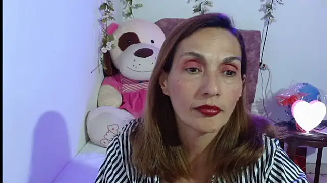 italagomez  online show from 11-20-25, 11:59