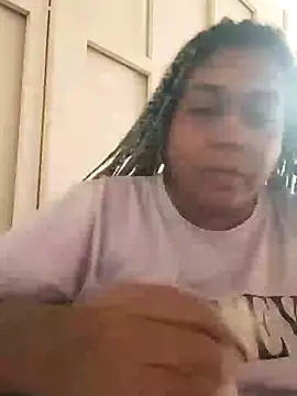 Snapshot of ELLA_KELLY chatting on 01-14-25, 12:14 ELLA KELLY online show from 01-14-25, 12:14
