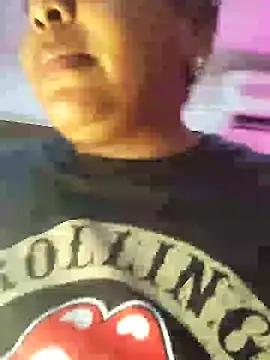 Snapshot of ELLA_KELLY chatting on 01-15-25, 12:04 ELLA KELLY online show from 01-15-25, 12:04