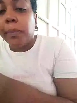 Snapshot of ELLA_KELLY chatting on 01-22-25, 11:56 ELLA KELLY online show from 01-22-25, 11:56