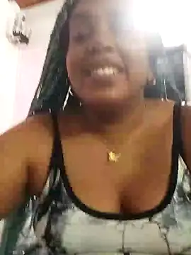 Snapshot of ELLA_KELLY chatting on 02-08-25, 01:11 ELLA KELLY online show from 02-08-25, 01:11