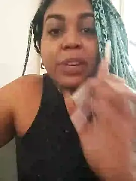 Snapshot of ELLA_KELLY chatting on 02-20-25, 12:04 ELLA KELLY online show from 02-20-25, 12:04