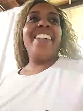 Snapshot of ELLA_KELLY chatting on 09-14-25, 11:53 ELLA KELLY online show from 09-14-25, 11:53
