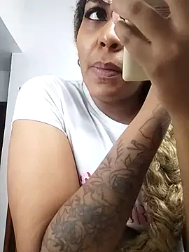 ELLA KELLY online show from 12-19-25, 12:01