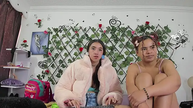 Snapshot of 1lovelygirls chatting on 01-03-25, 05:53 1lovelygirls online show from 01-03-25, 05:53