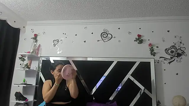 Snapshot of 1lovelygirls chatting on 03-13-25, 12:02 1lovelygirls online show from 03-13-25, 12:02