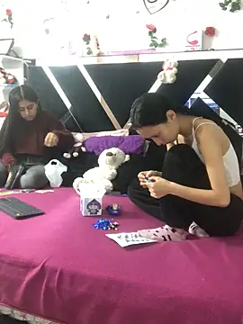 Snapshot of 1lovelygirls chatting on 09-09-25, 12:59 1lovelygirls online show from 09-09-25, 12:59