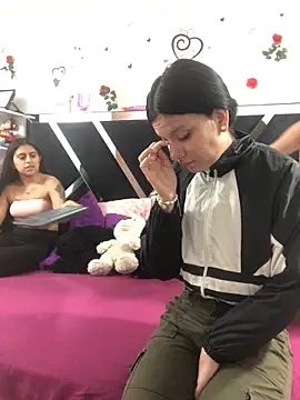 Snapshot of 1lovelygirls chatting on 09-16-25, 12:06 1lovelygirls online show from 09-16-25, 12:06