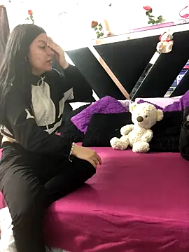 Snapshot of 1lovelygirls chatting on 09-23-25, 12:08 1lovelygirls online show from 09-23-25, 12:08