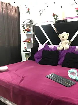 Snapshot of 1lovelygirls chatting on 09-26-25, 12:09 1lovelygirls online show from 09-26-25, 12:09