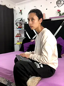 Snapshot of 1lovelygirls chatting on 10-08-25, 12:03 1lovelygirls online show from 10-08-25, 12:03